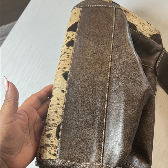 Wild Elegance Leopard Print Shoulder Bag - Picture 5 of 11